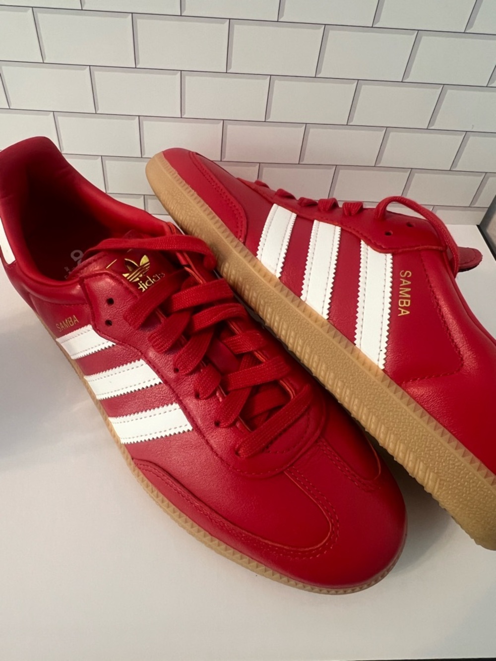 adidas Samba Men's Red Leather Sneakers with White Stripes never worn